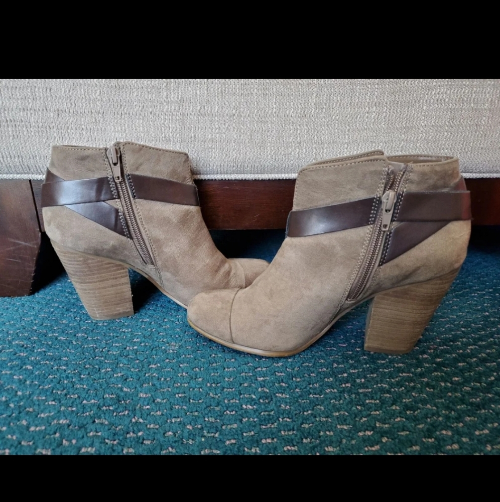 Carlos booties